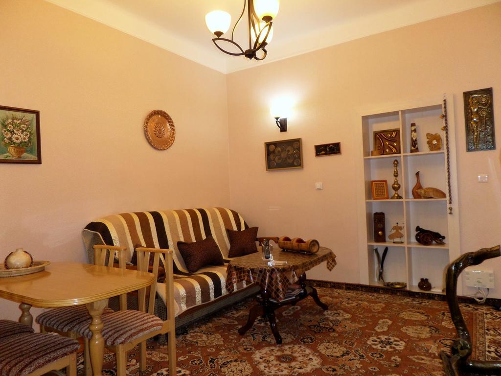 Ara & Gaya Аpartment Apartment Erevan Exterior foto